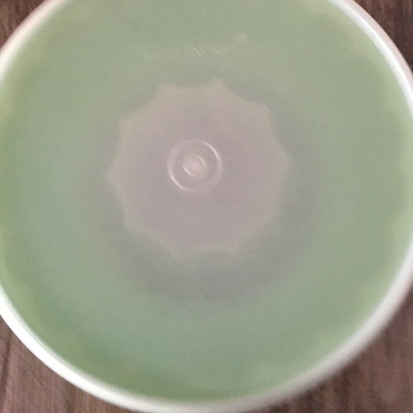 Jello Mold - light Green w-clear lid-Tupperware - Picture 10 of 10